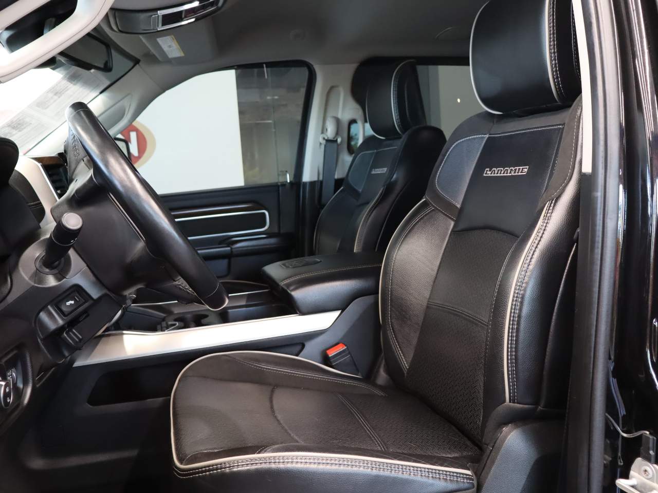 2023 RAM Ram 3500 Pickup Laramie - Photo 9