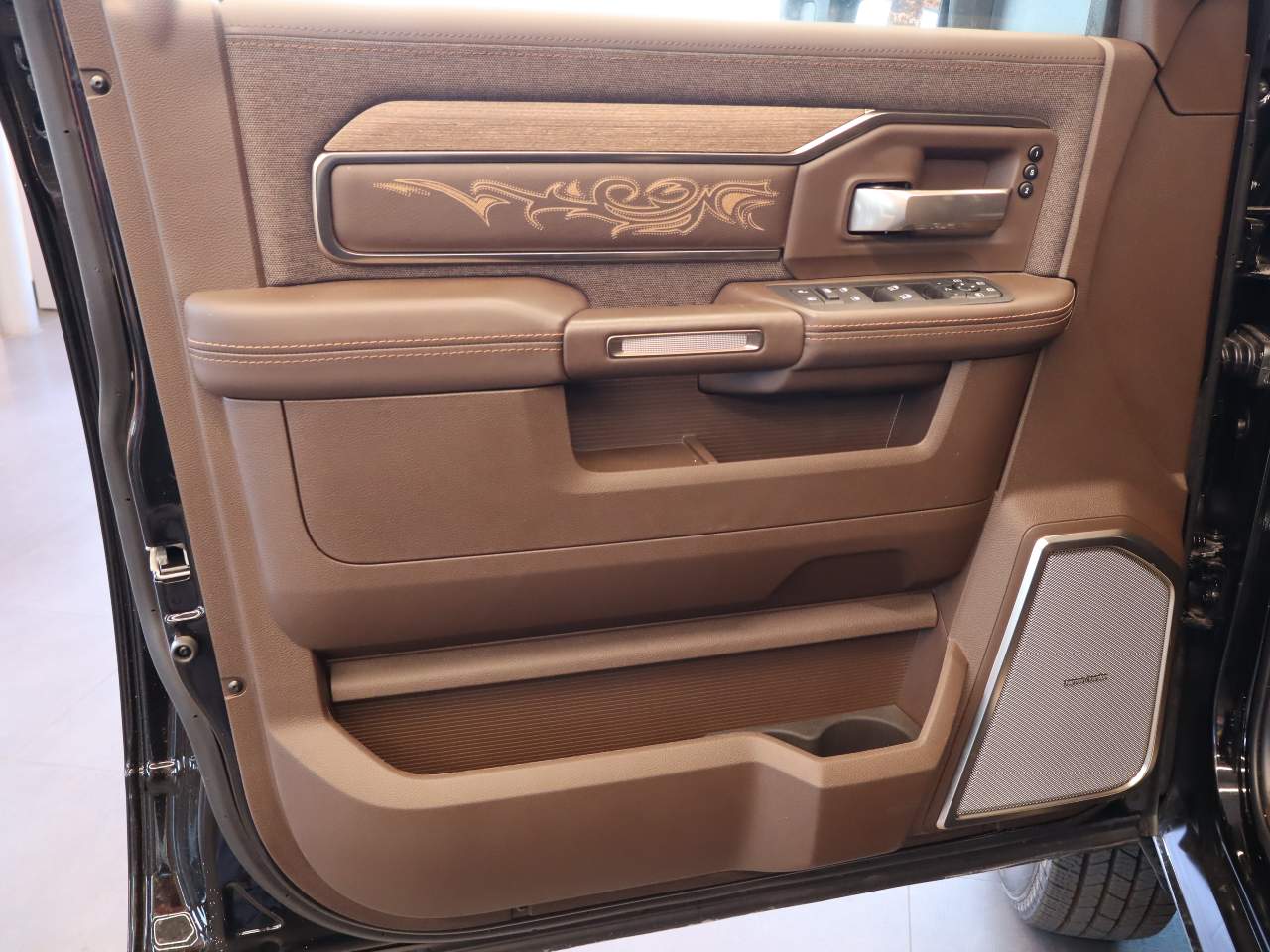 2026 RAM 3500 Limited/Longhorn - Photo 26