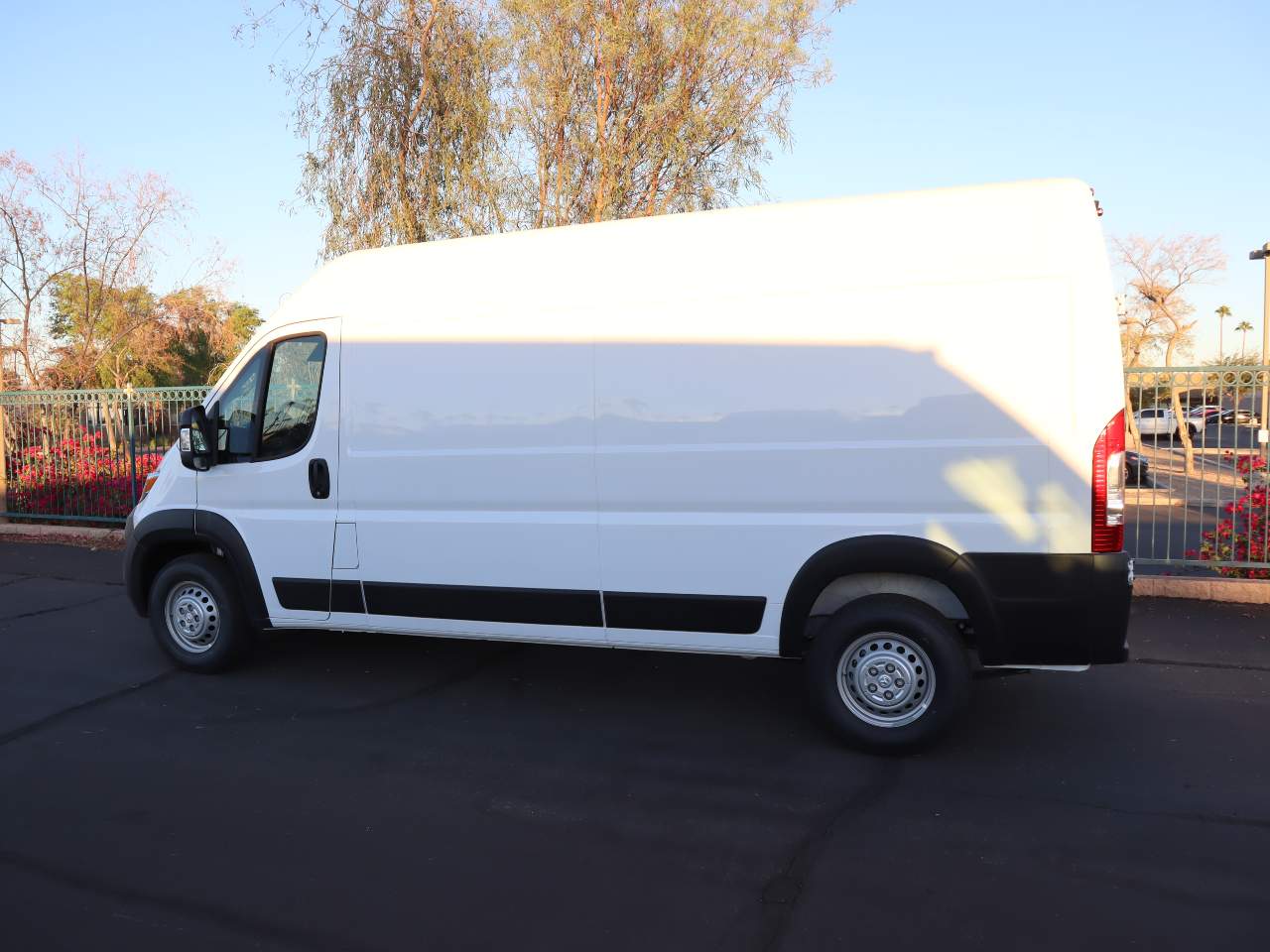 2024 Ram ProMaster Cargo Trad