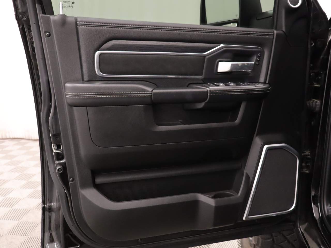 2024 Ram 2500 Laramie Crew Cab