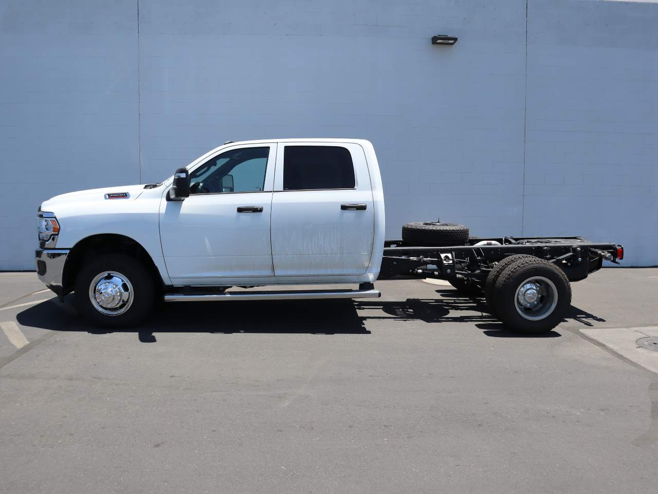 2024 Ram 3500 Crew Cab Chassis