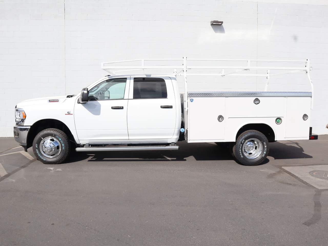 2024 Ram 3500 Crew Cab Chassis