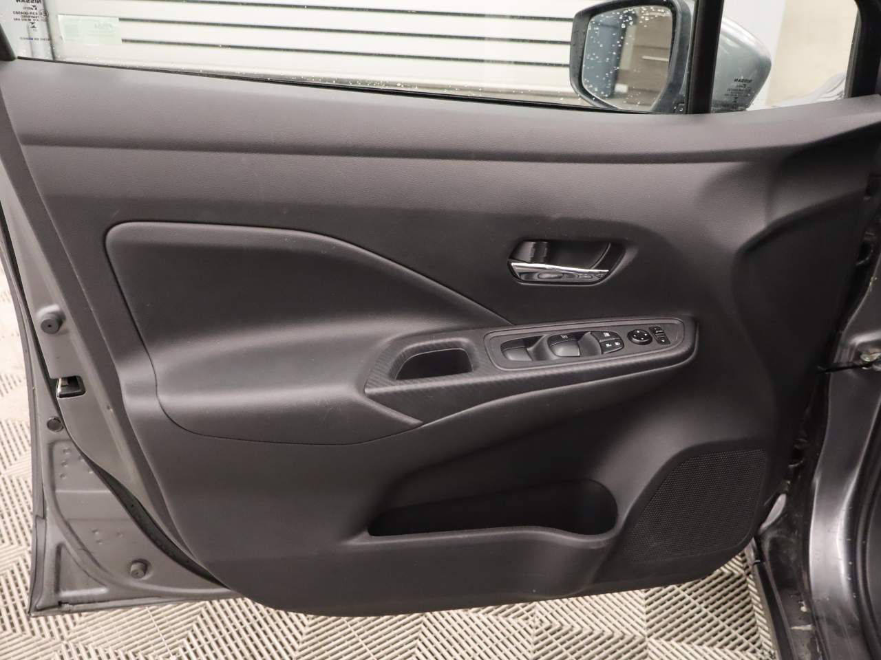 2023 Nissan Versa SV