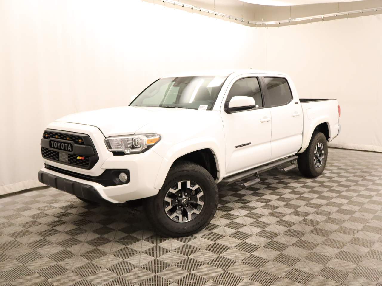 2018 Toyota Tacoma SR5 V6 Crew Cab