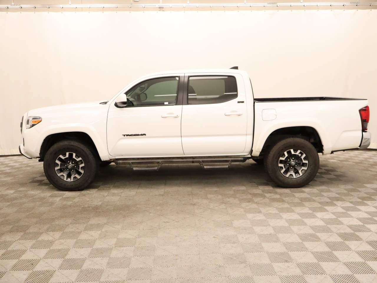 2018 Toyota Tacoma SR5 V6 Crew Cab