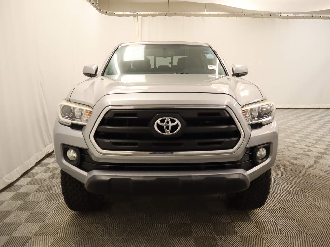 2017 Toyota Tacoma SR5 V6 Crew Cab