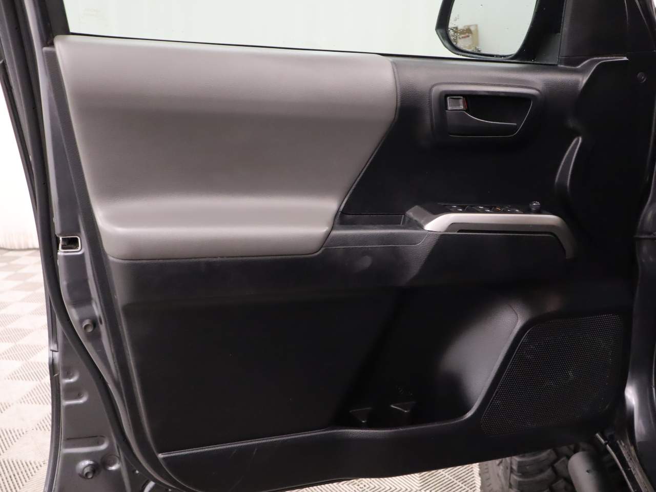 2022 Toyota Tacoma SR V6 Crew Cab