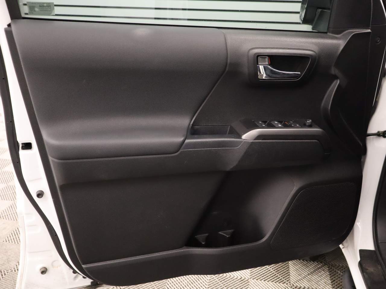 2022 Toyota Tacoma SR V6 Crew Cab