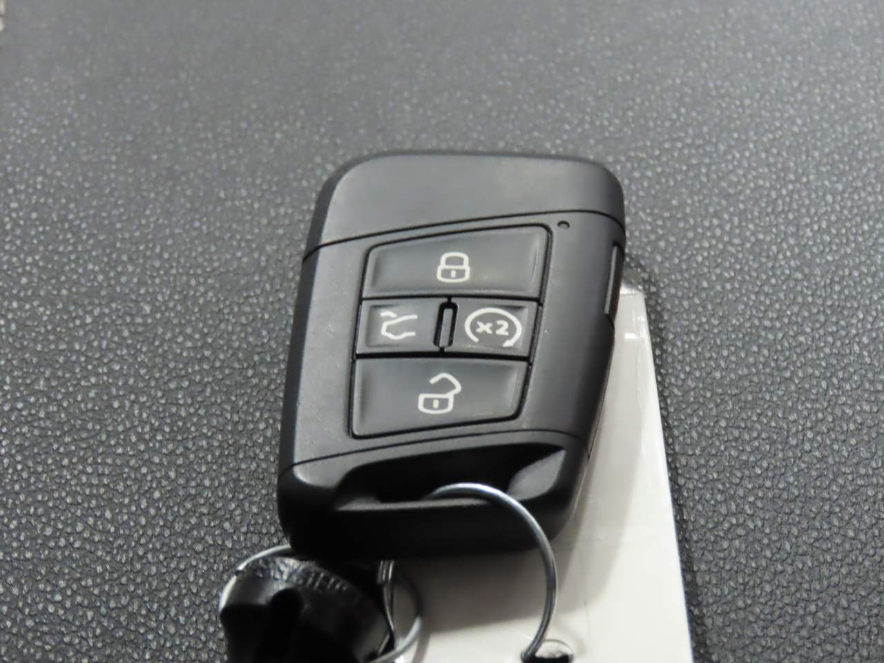 2025 Volkswagen Taos SE 4Motion