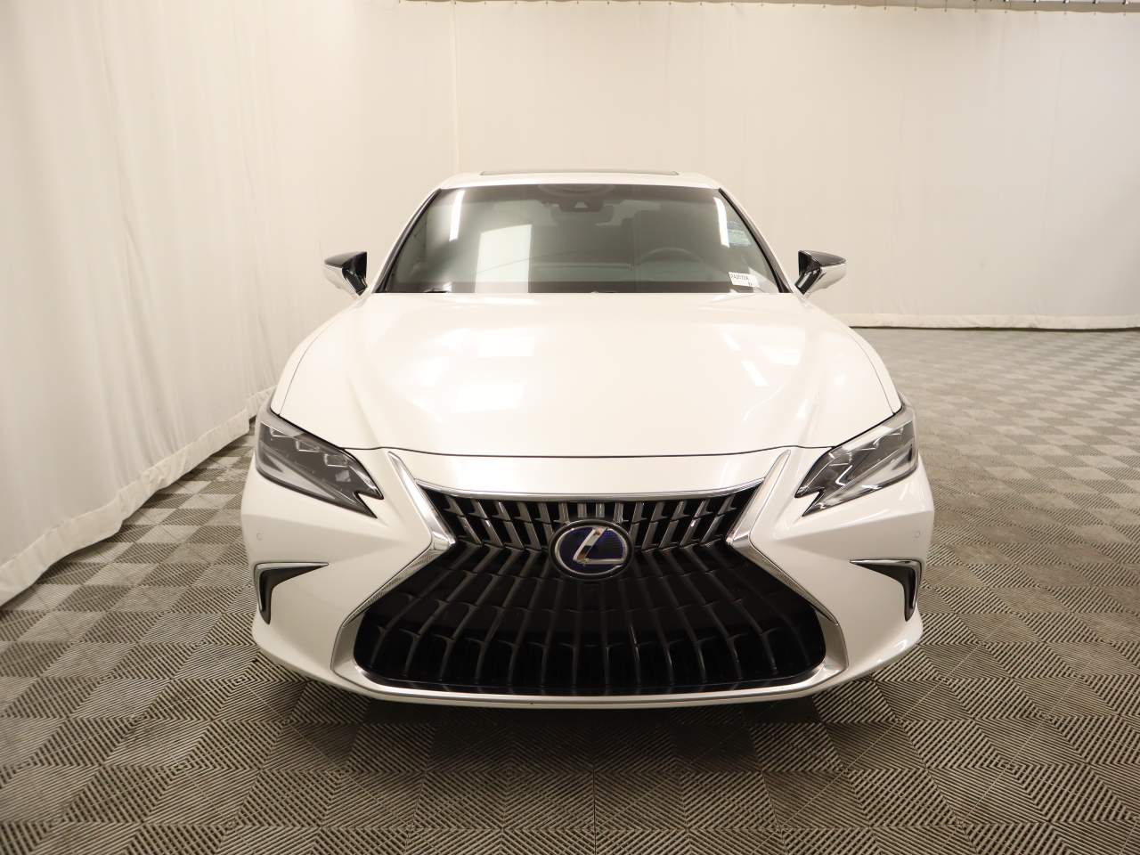 Used 2022 Lexus ES Hybrid 300h Ultra Luxury with VIN 58AFA1C10NU022926 for sale in Scottsdale, AZ