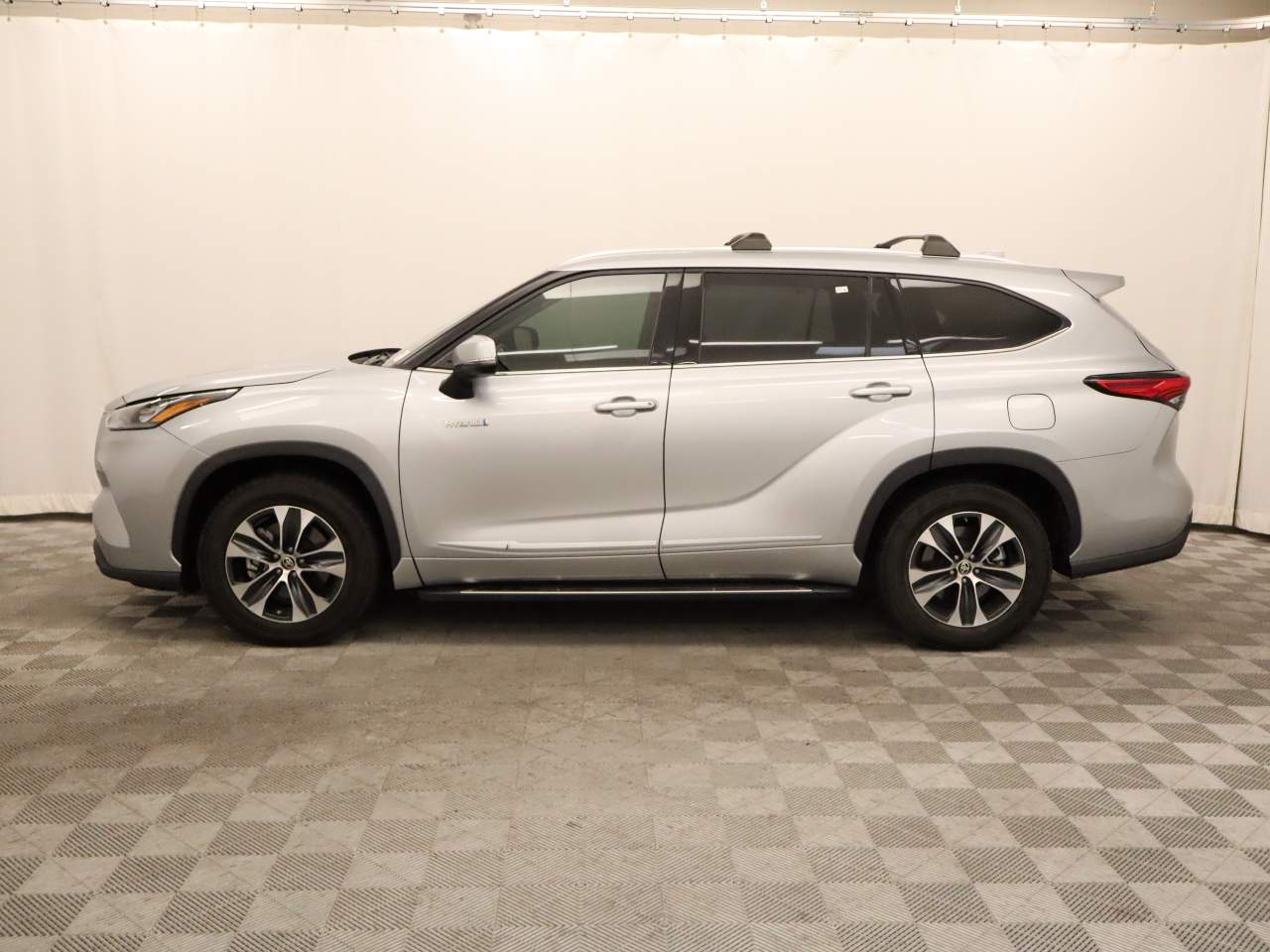 2020 Toyota Highlander Hybrid XLE