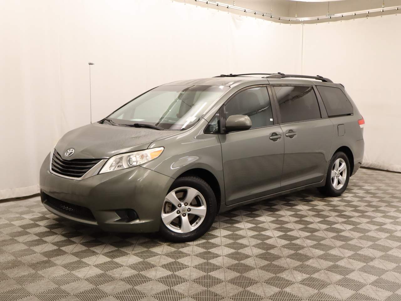2012 Toyota Sienna LE 7-Passenger Auto Access Seat