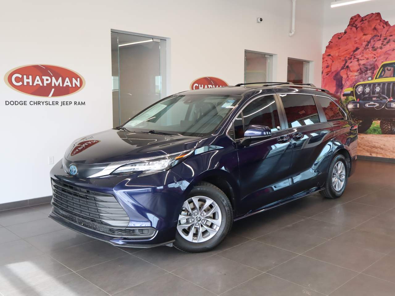 2022 Toyota Sienna LE 8-Passenger