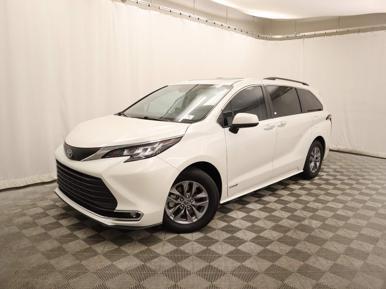 2021 Toyota Sienna XLE 7-Passenger