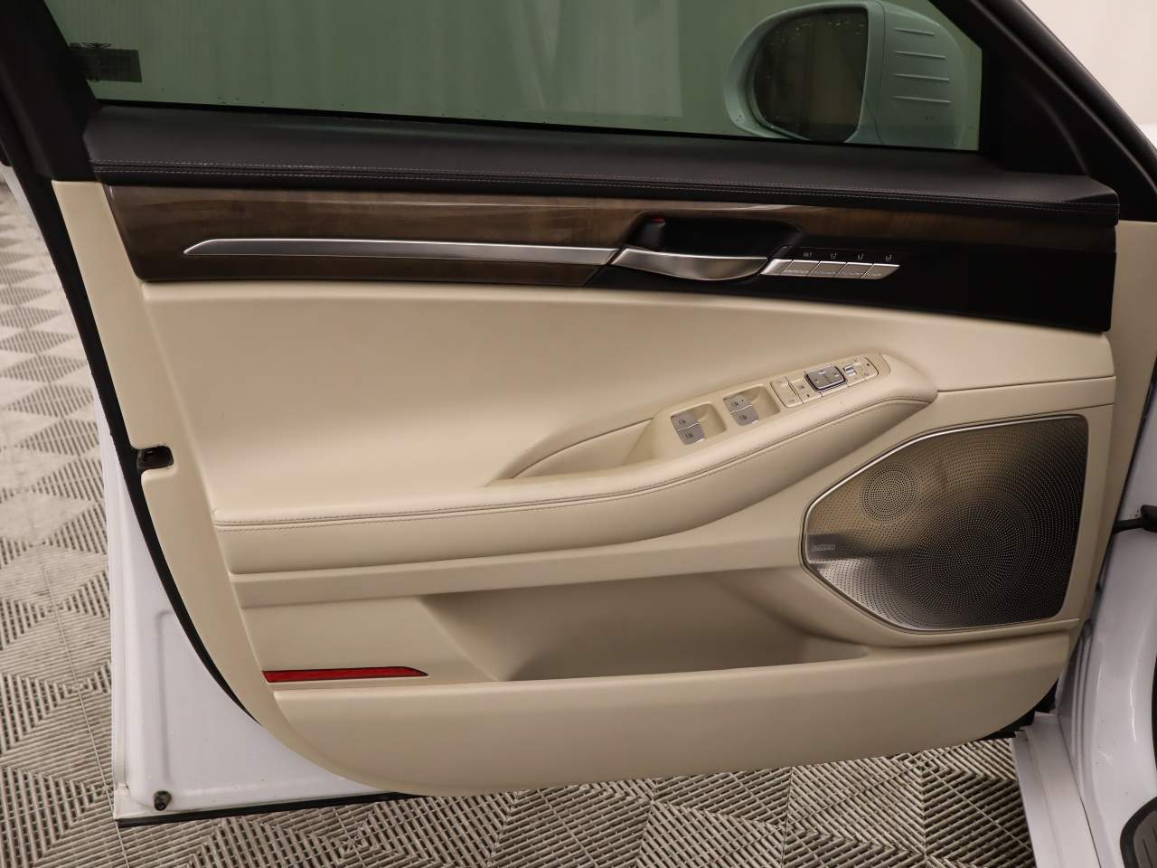 2017 Genesis G90 3.3T Premium