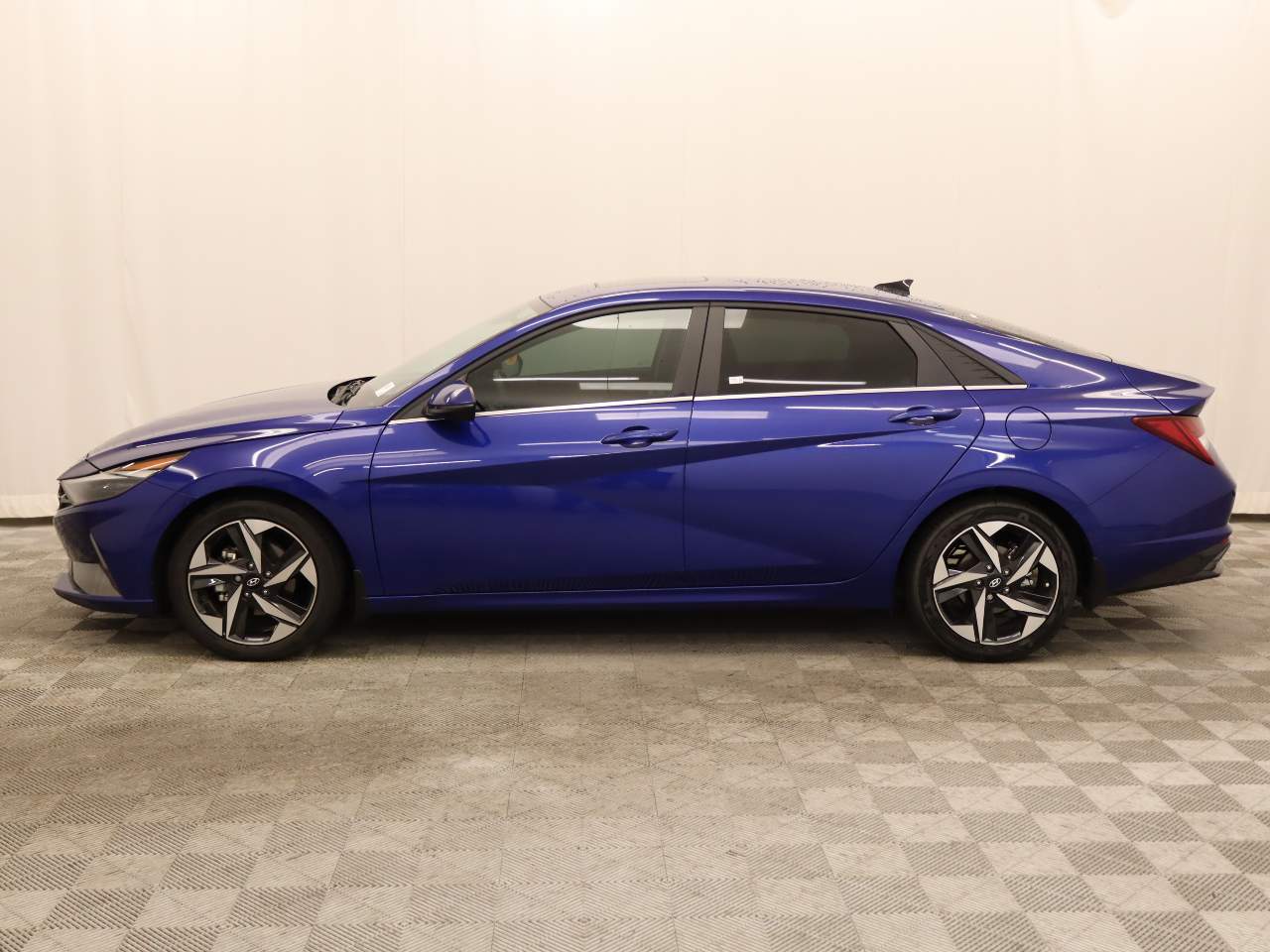 2022 Hyundai ELANTRA Limited