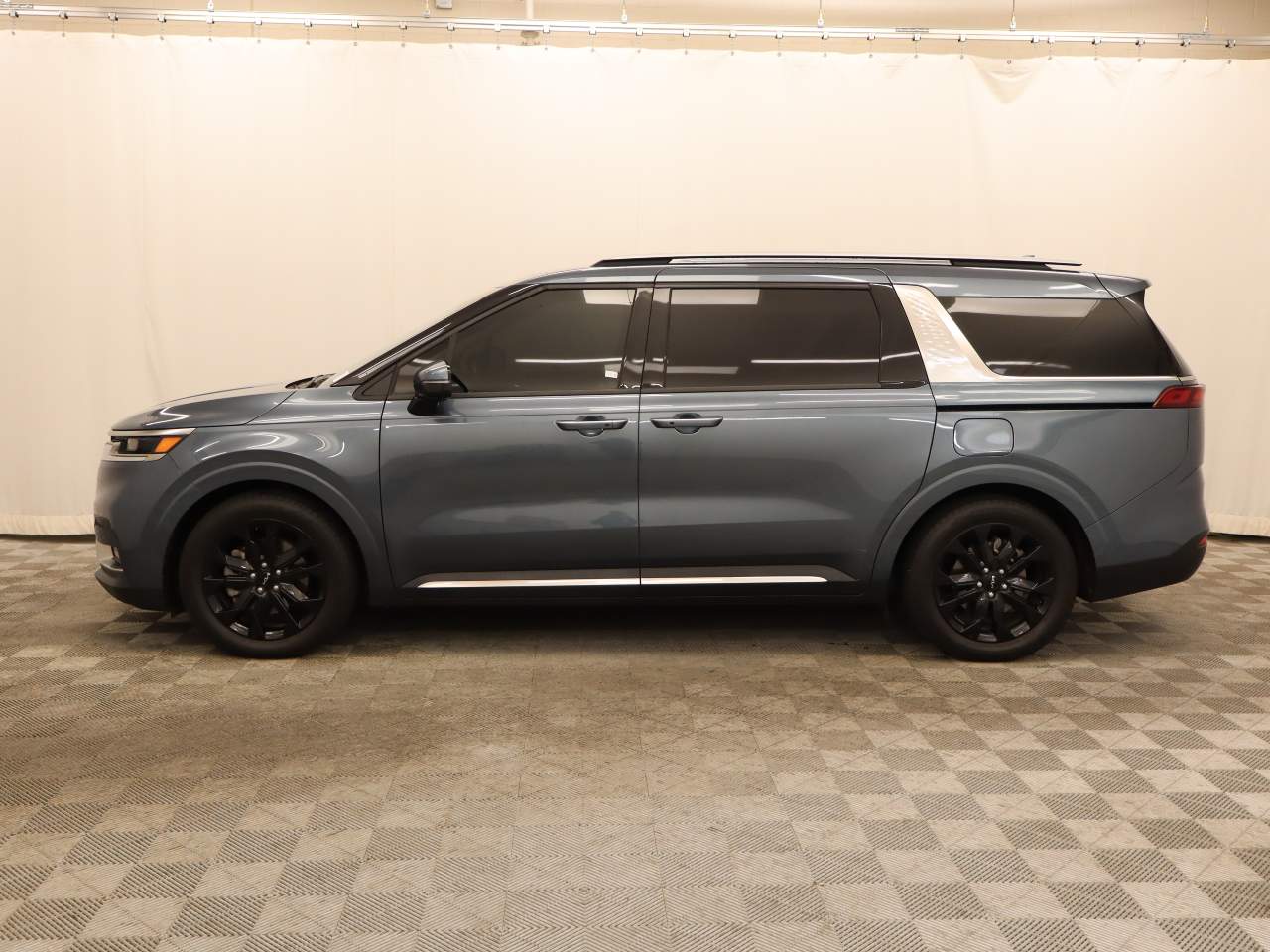 2024 Kia Carnival SX