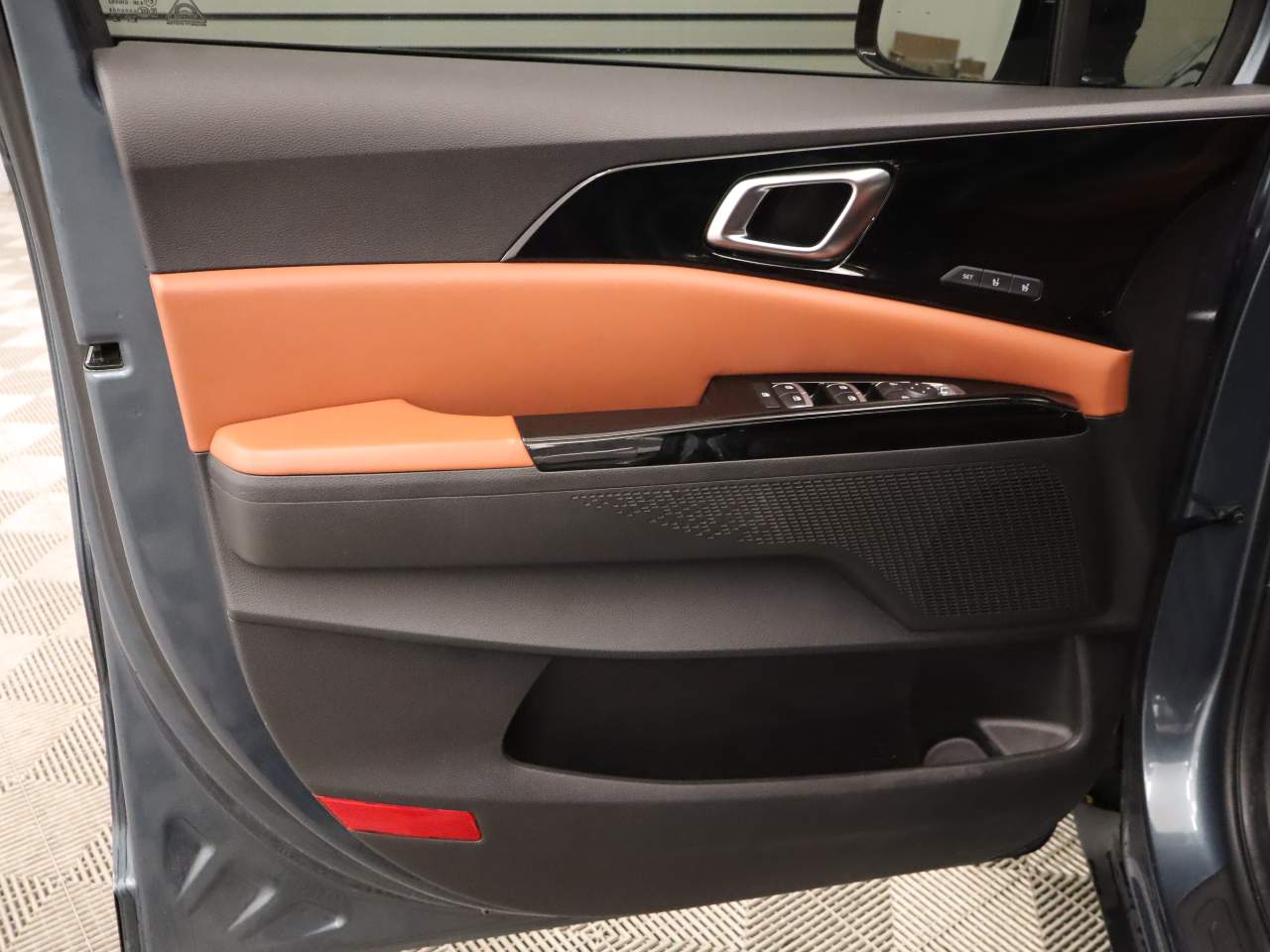 2024 Kia Carnival SX
