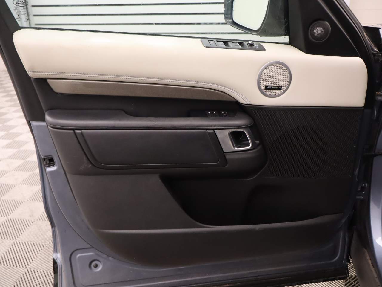 2019 Land Rover Discovery HSE