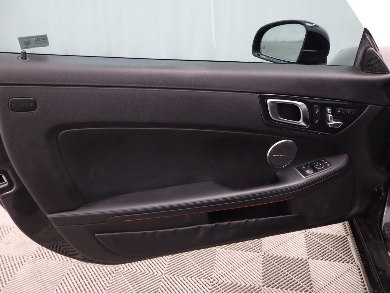 2020 Mercedes-Benz SLC 300