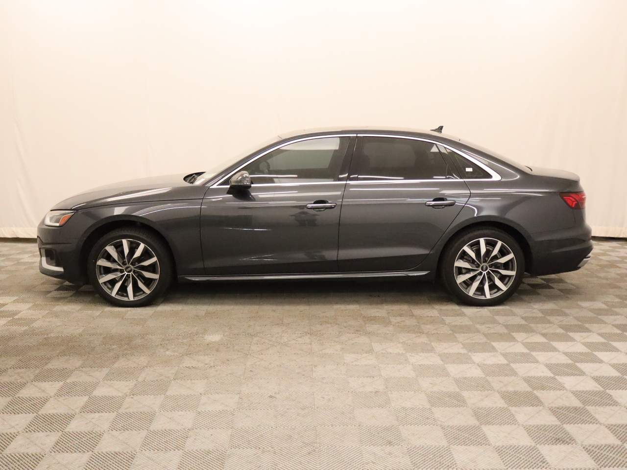 2022 Audi A4 quattro Premium 40 TFSI