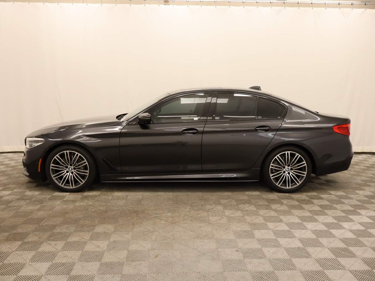 2019 BMW 5-Series 540i