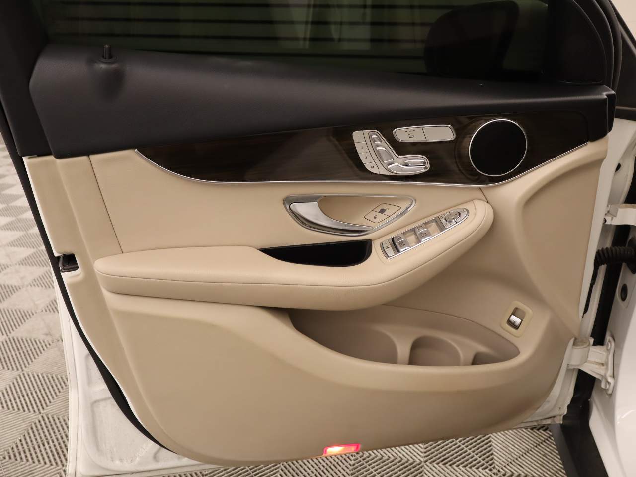 2017 Mercedes-Benz GLC 300