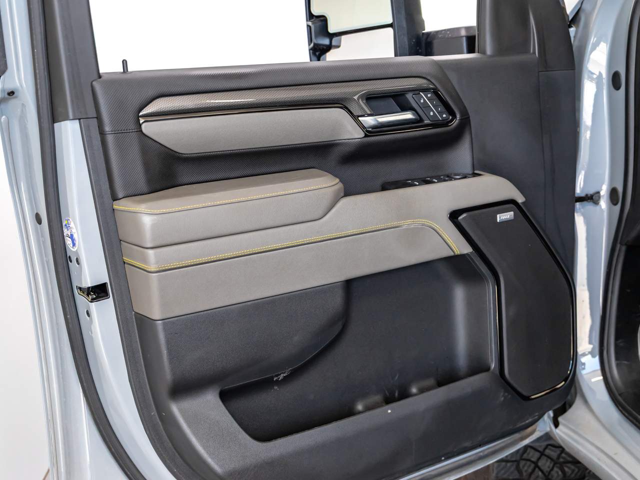 2025 Chevrolet Silverado 2500HD ZR2 - Photo 19