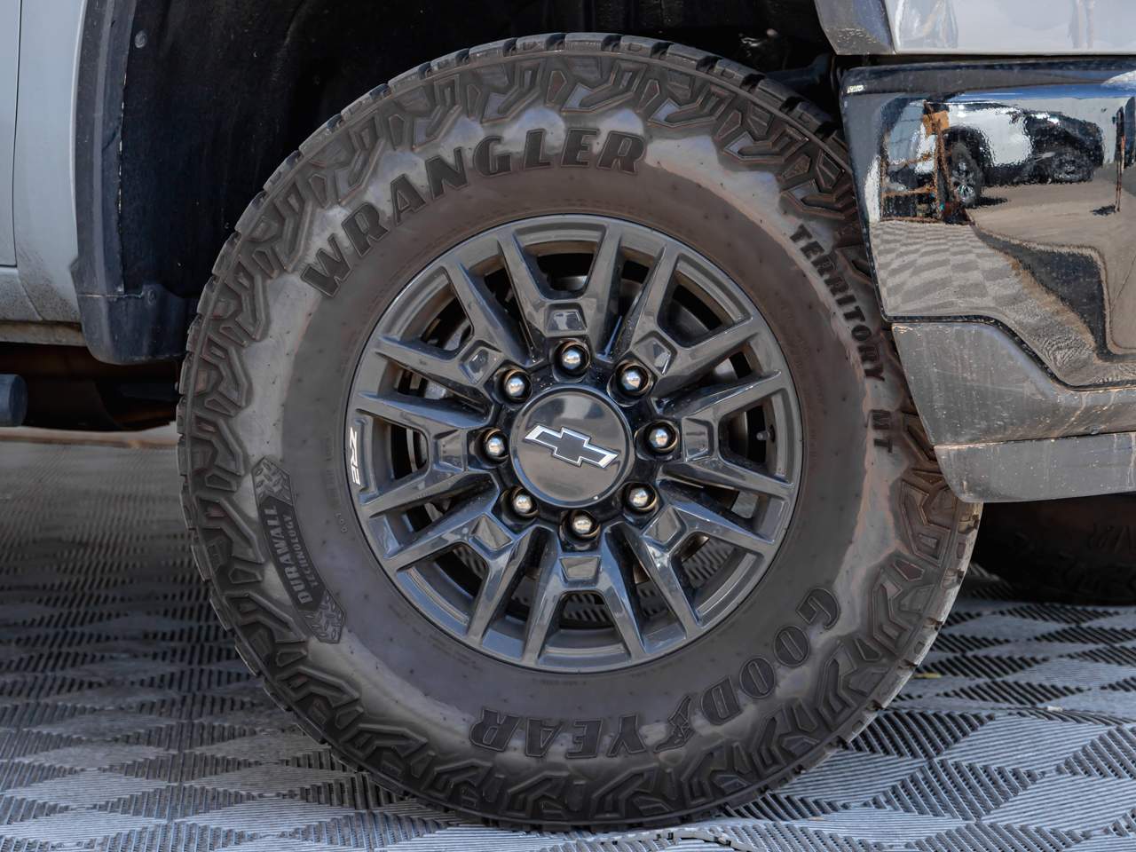 2025 Chevrolet Silverado 2500HD ZR2 - Photo 14