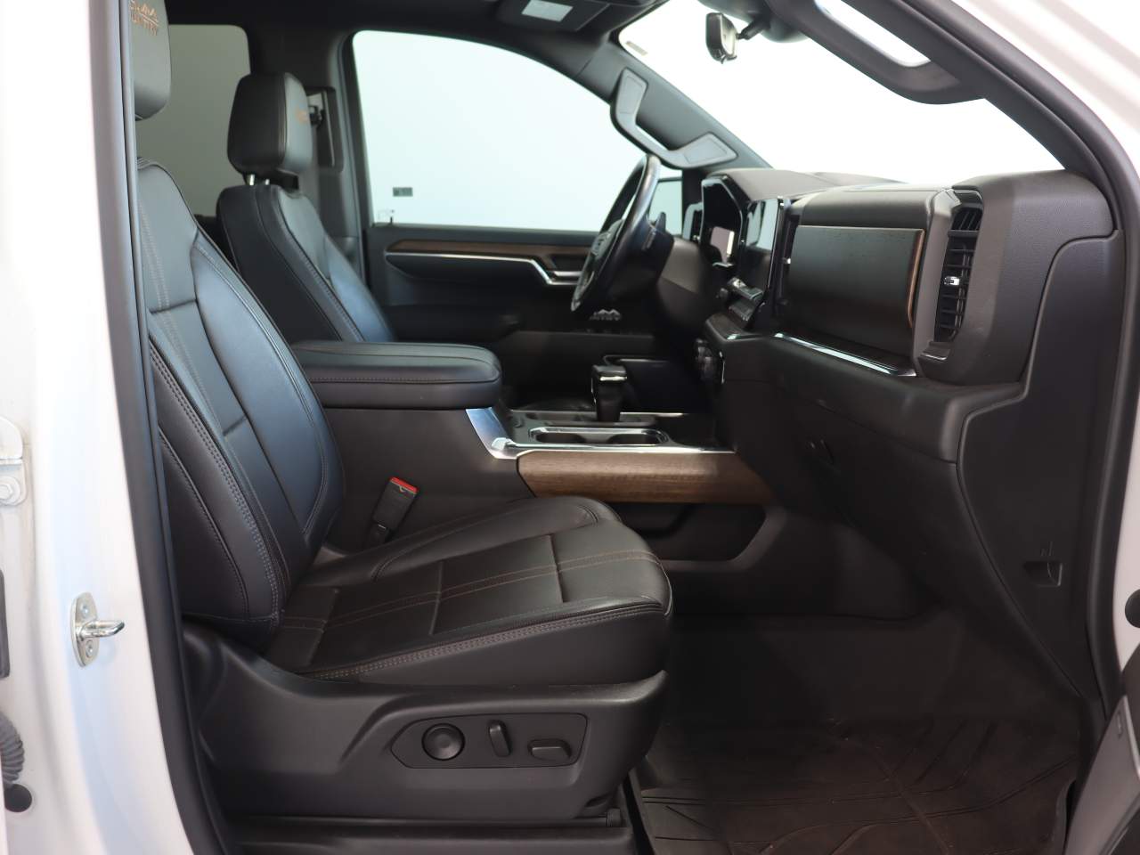 2023 Chevrolet Silverado 1500 High Country Crew Cab