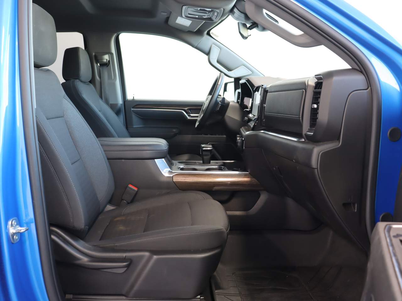 2025 Chevrolet Silverado 1500 LT Crew Cab