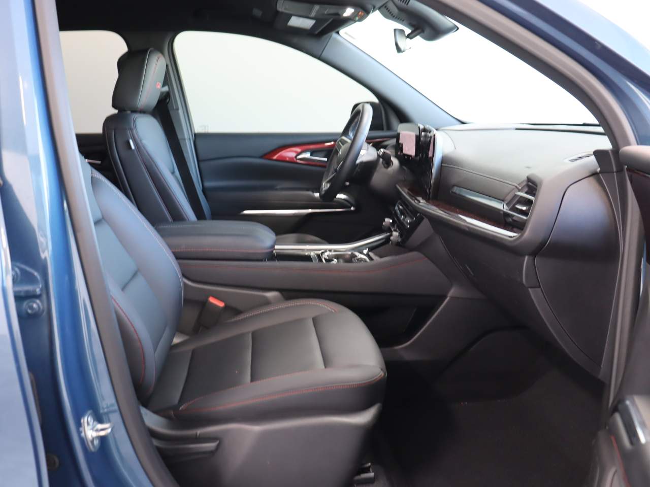 2025 Chevrolet Traverse Z71 - Photo 39