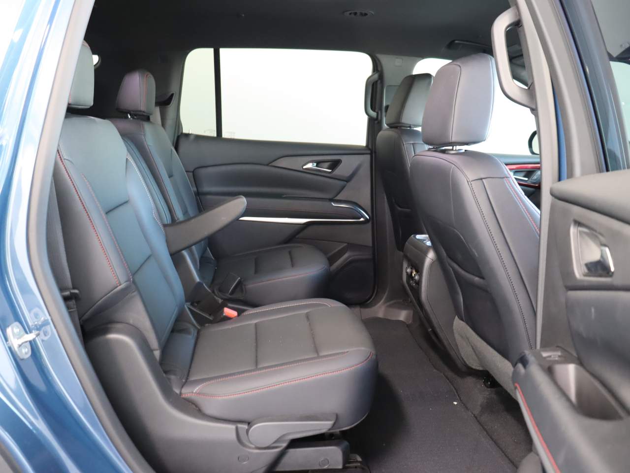 2025 Chevrolet Traverse Z71 - Photo 38