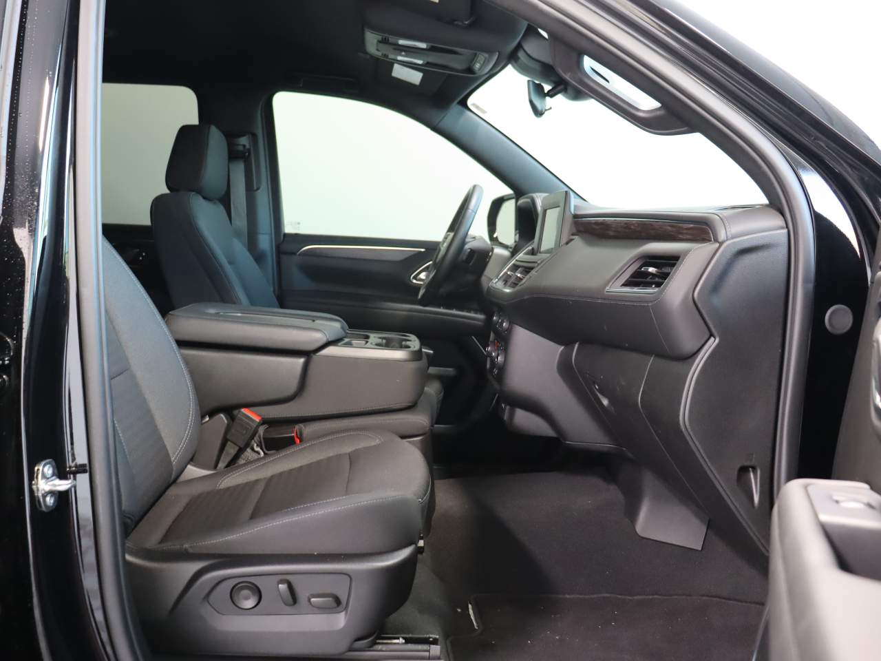 2024 Chevrolet Suburban LS