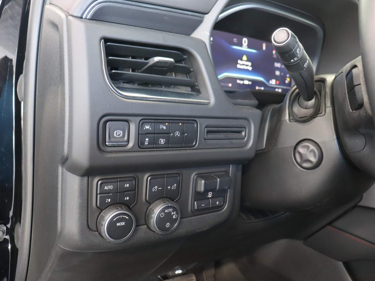 2023 Chevrolet Suburban RST - Photo 12