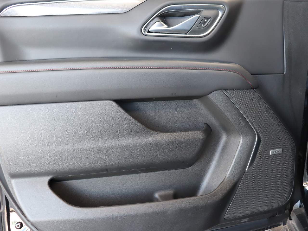 2023 Chevrolet Suburban RST - Photo 13