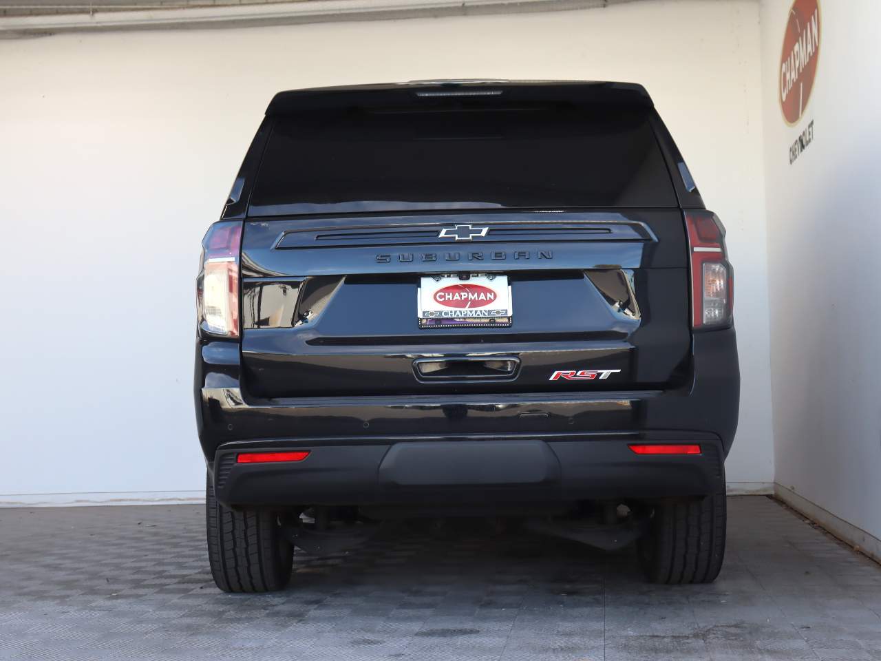 2023 Chevrolet Suburban RST - Photo 6