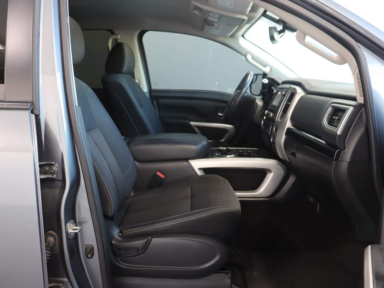2018 Nissan Titan SV Crew Cab