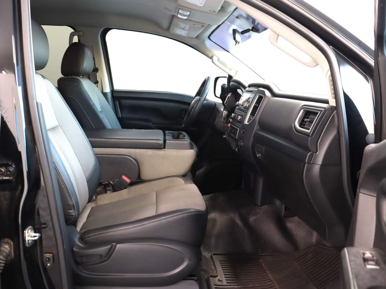 2018 Nissan Titan SL Crew Cab