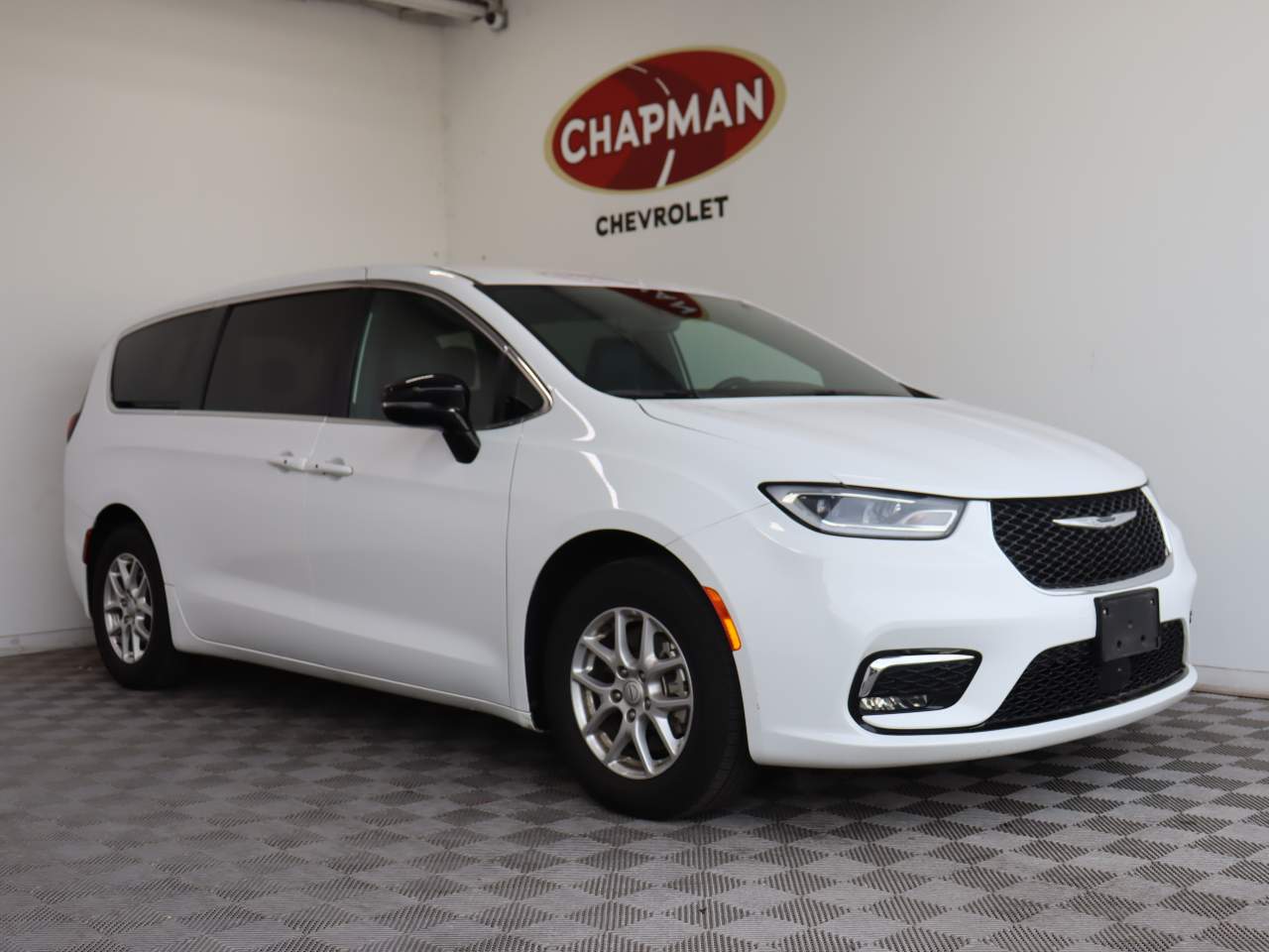 2025 Chrysler Pacifica Select
