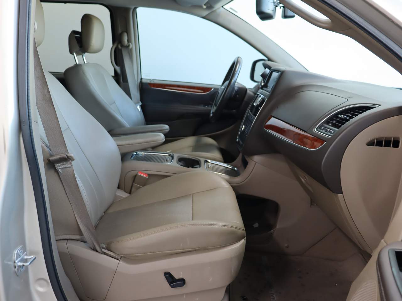 2015 Chrysler Town and Country Touring-L