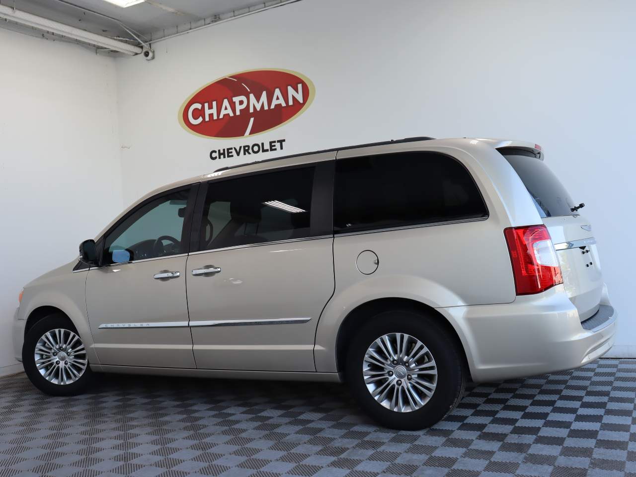 2015 Chrysler Town and Country Touring-L