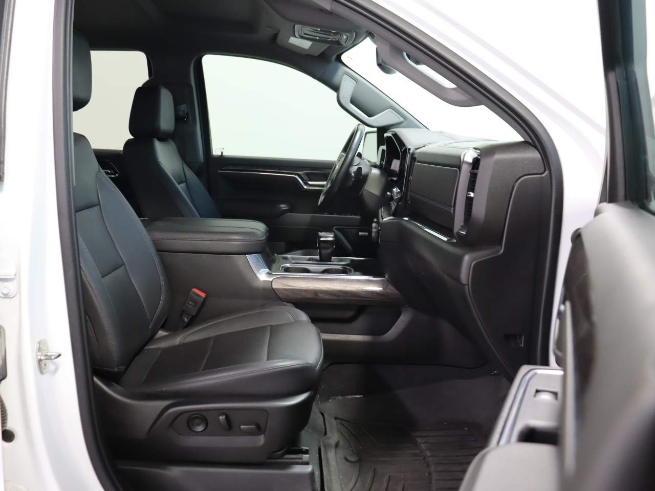 2023 Chevrolet Silverado 1500 LTZ Crew Cab