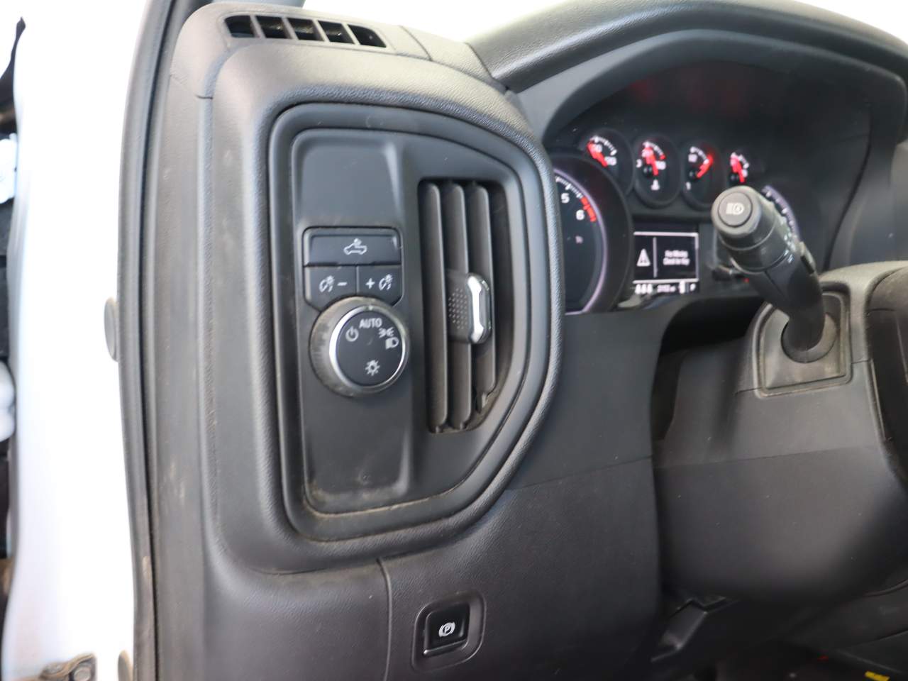 2024 Chevrolet Silverado 1500 Custom - Photo 12