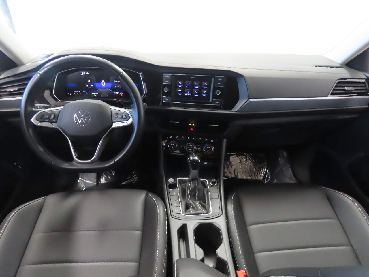 2024 Volkswagen Jetta SE - Photo 14