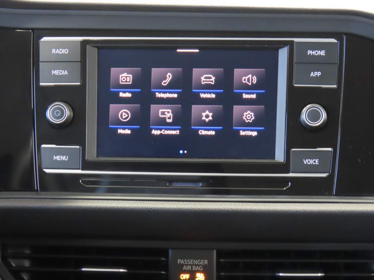 2024 Volkswagen Jetta SE - Photo 12