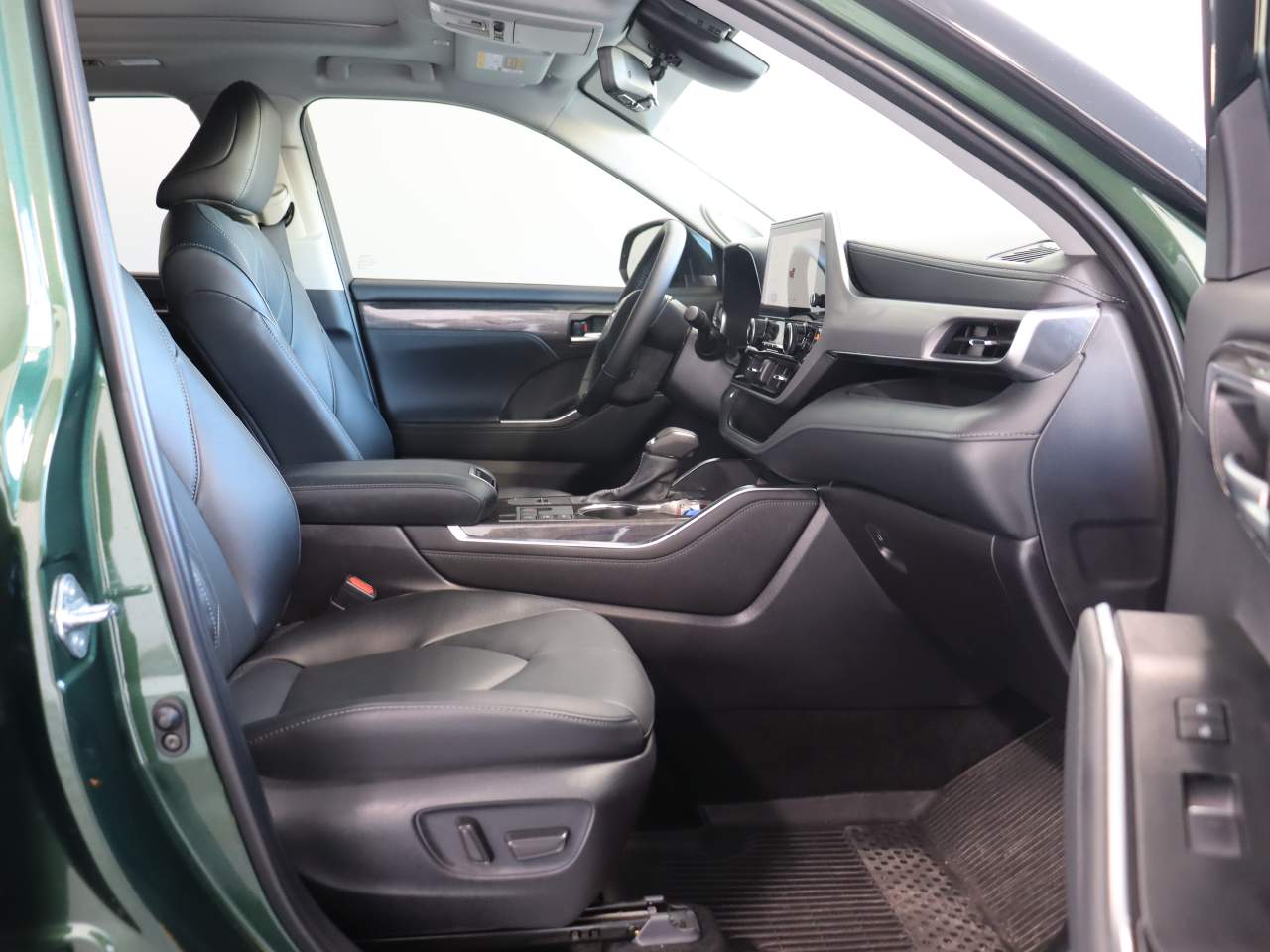 2025 Toyota Highlander Hybrid Platinum