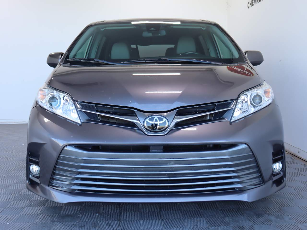 2019 Toyota Sienna XLE Premium 8-Passenger