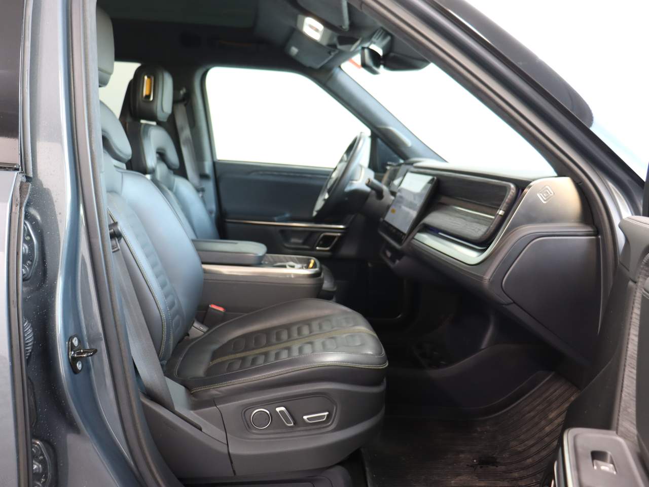 2022 Rivian R1T Adventure Crew Cab