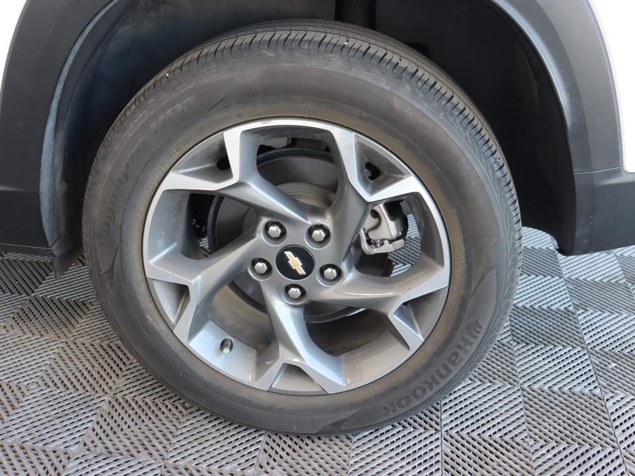 2024 Chevrolet Trax LT - Photo 16